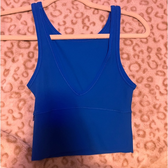 Lululemonn power pivot tank - Picture 1 of 4